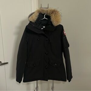 CANADA GOOSE - Buttoned/ Zippered Winter Coat - Mint Condition - Women’s M
